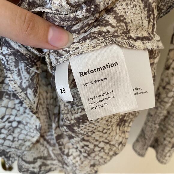 Reformation Langley Snake Print Wrap V Neck Top XS - Picture 4 of 8